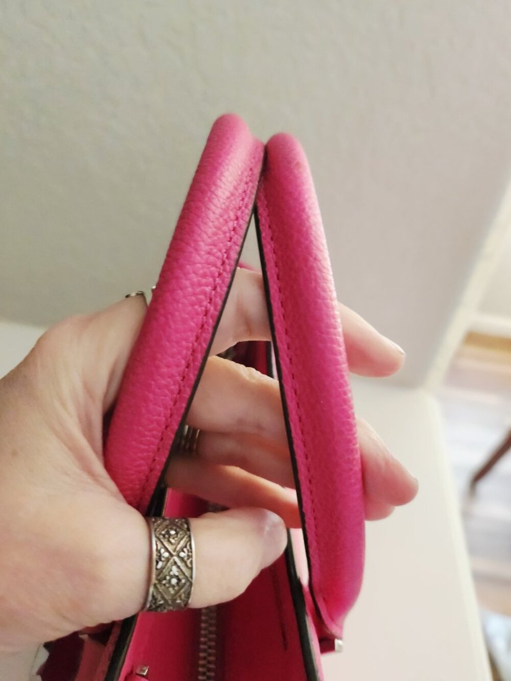 Like New Michael Kors Rasberry Pink Shoulder/Crossbody Bag Purse - Picture 4 of 16